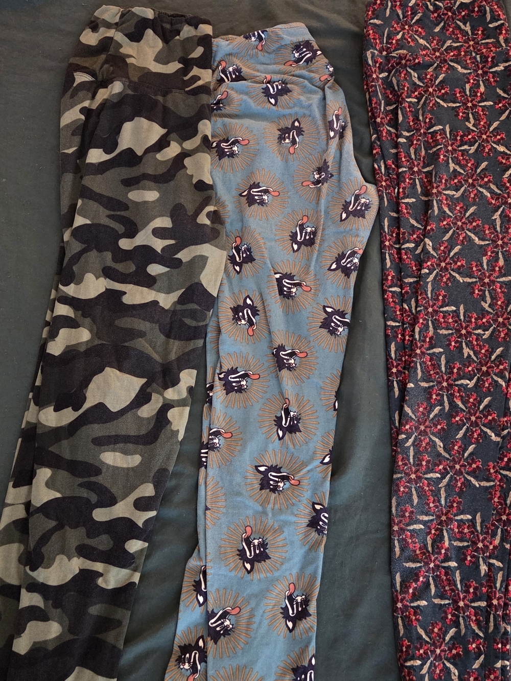 2 LuLaRoe  And 1 Regular Camo, Blue Cat & Red Floral Leggings Trio